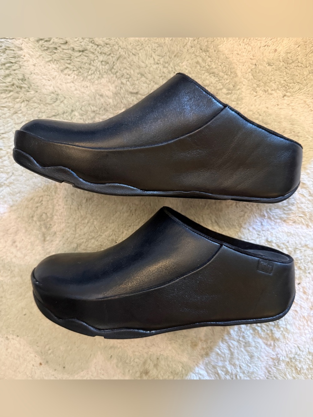 FitFlop Women’s Size 5 Black real Leather Slip-On Clog